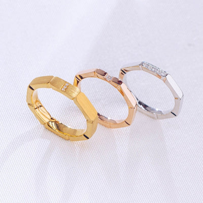 Momentum | Natural Round Diamond 18kt Gold Wedding Ring
