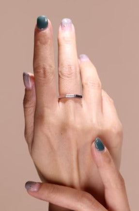 Momentum | Natural Round Diamond 18kt Gold Wedding Ring