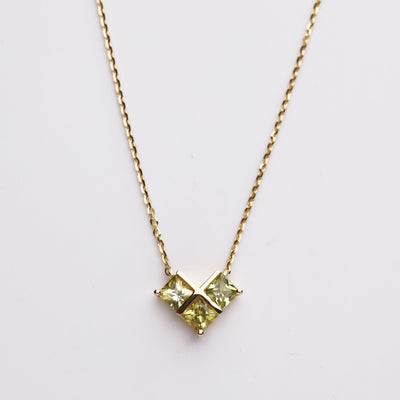 CROSS MY HEART | Natural Green Sapphire 18kt Gold Necklace
