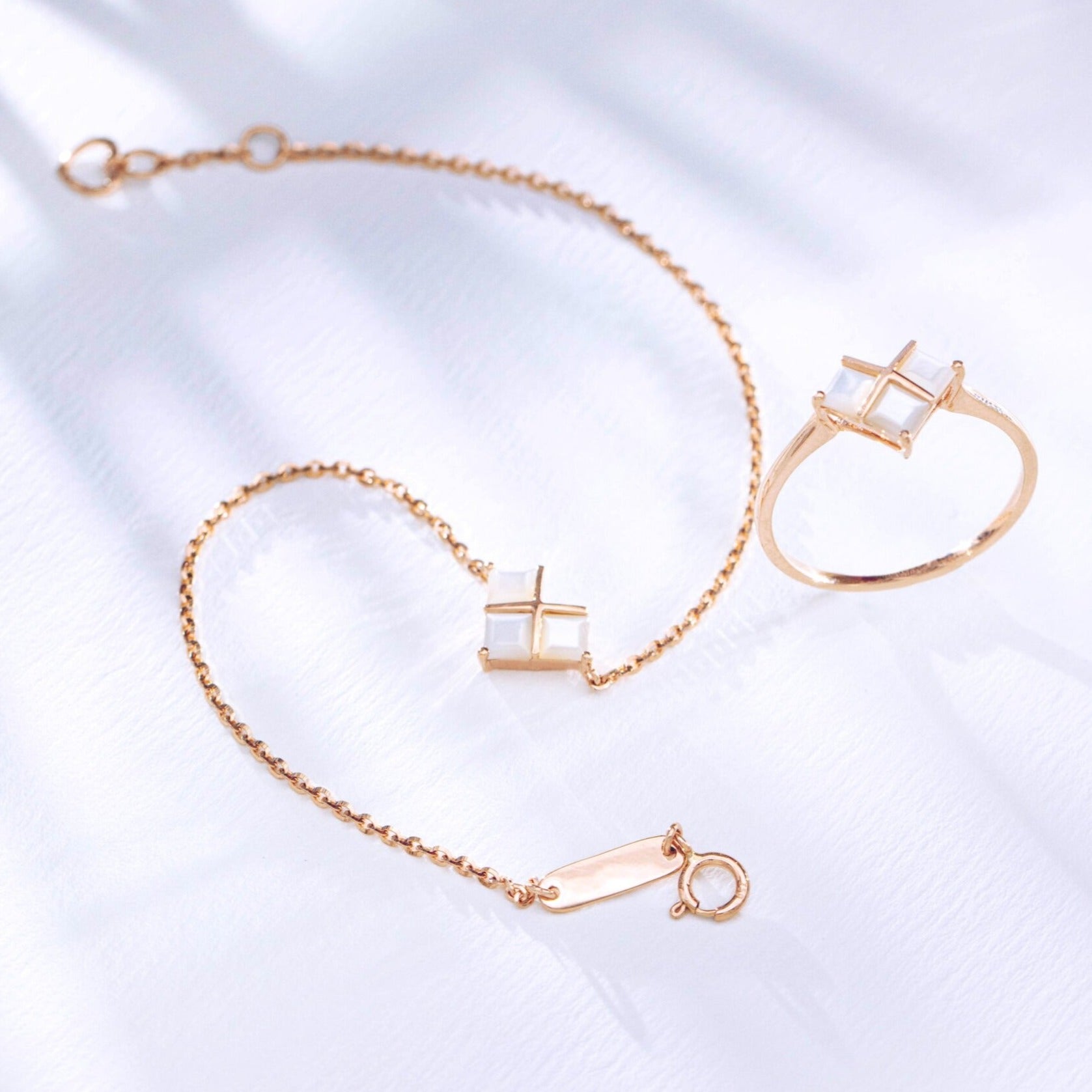 CROSS MY HEART | Natural Mother Of Pearl 18kt Rose Gold Bracelet -  Paradeisos Jewellery